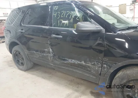 2017 Ford Police Interceptor z USA, uszkodzony, nr VIN 1FM5K8ARXHGC57967